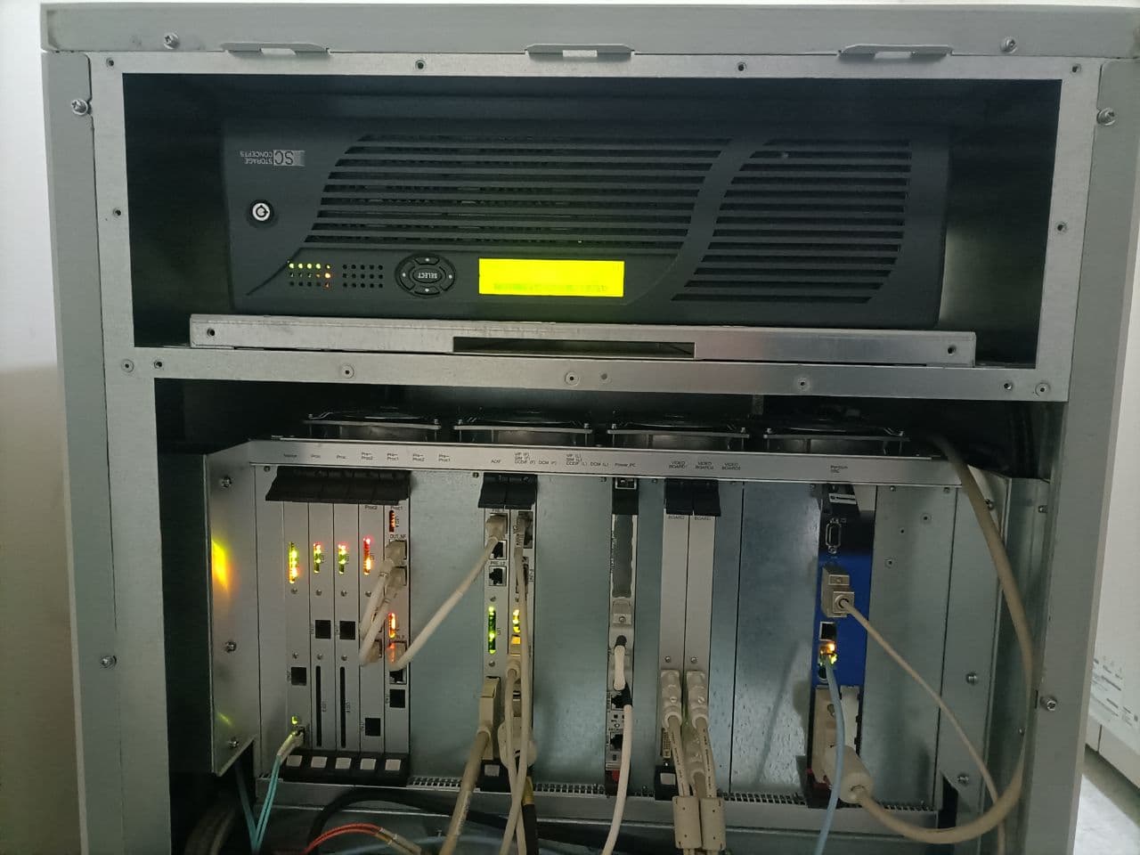 佳能（原东芝） DSA INFX-8000F 硬盘阵列系统 2